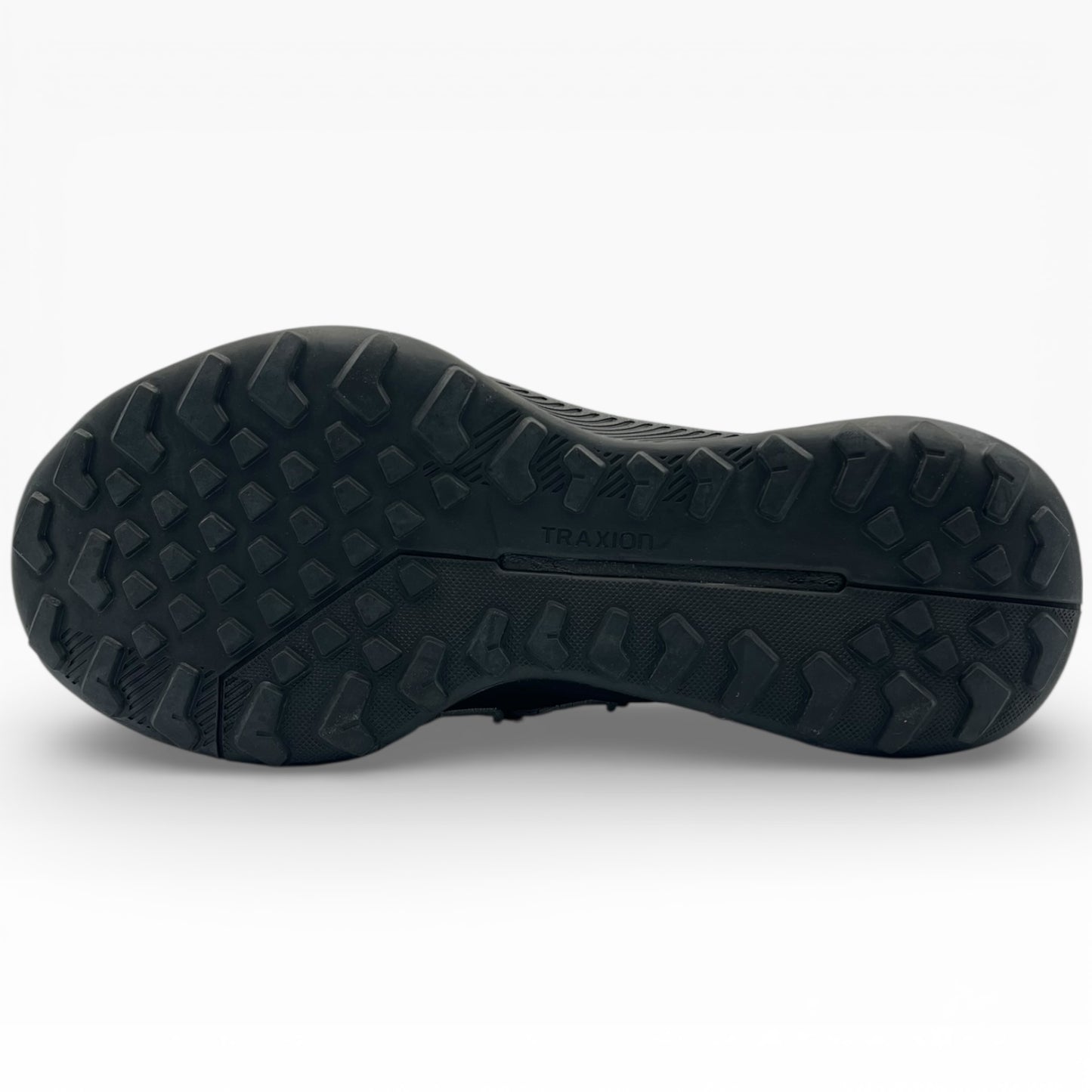 Semelle de chaussure noire à crampons antidérapants, LA CHAUSSURERIE, vue du dessous