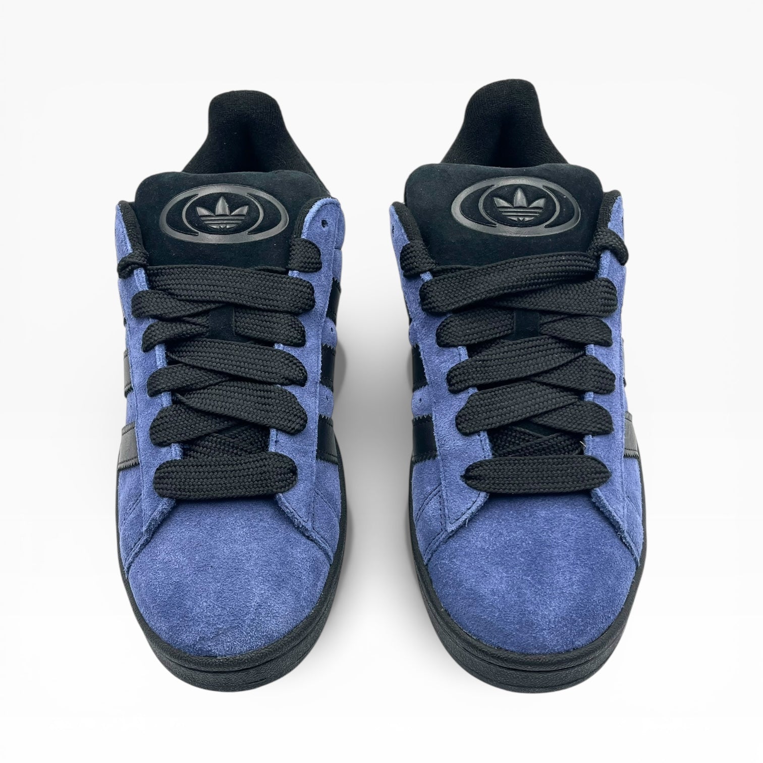 Baskets en daim bleu et noir avec logo, chaussures mode LA CHAUSSURERIE en vue de dessus