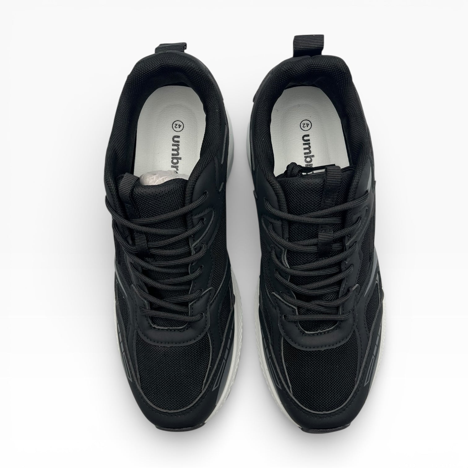 Baskets noires Umbro pour homme, semelle blanche, vu de dessus, LA CHAUSSURERIE