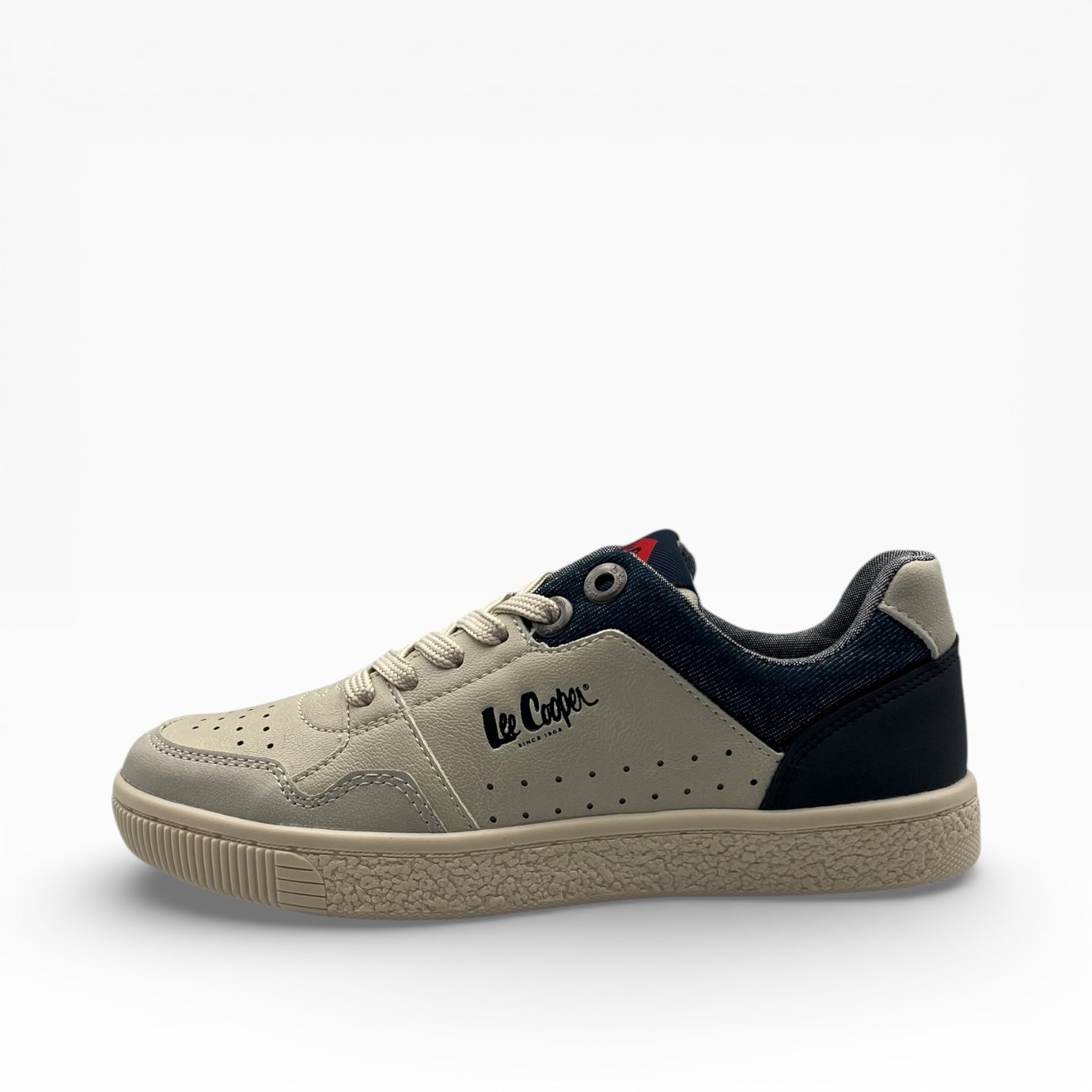 Basket beige Lee Cooper pour homme sur fond blanc, LA CHAUSSURERIE, sneaker tendance