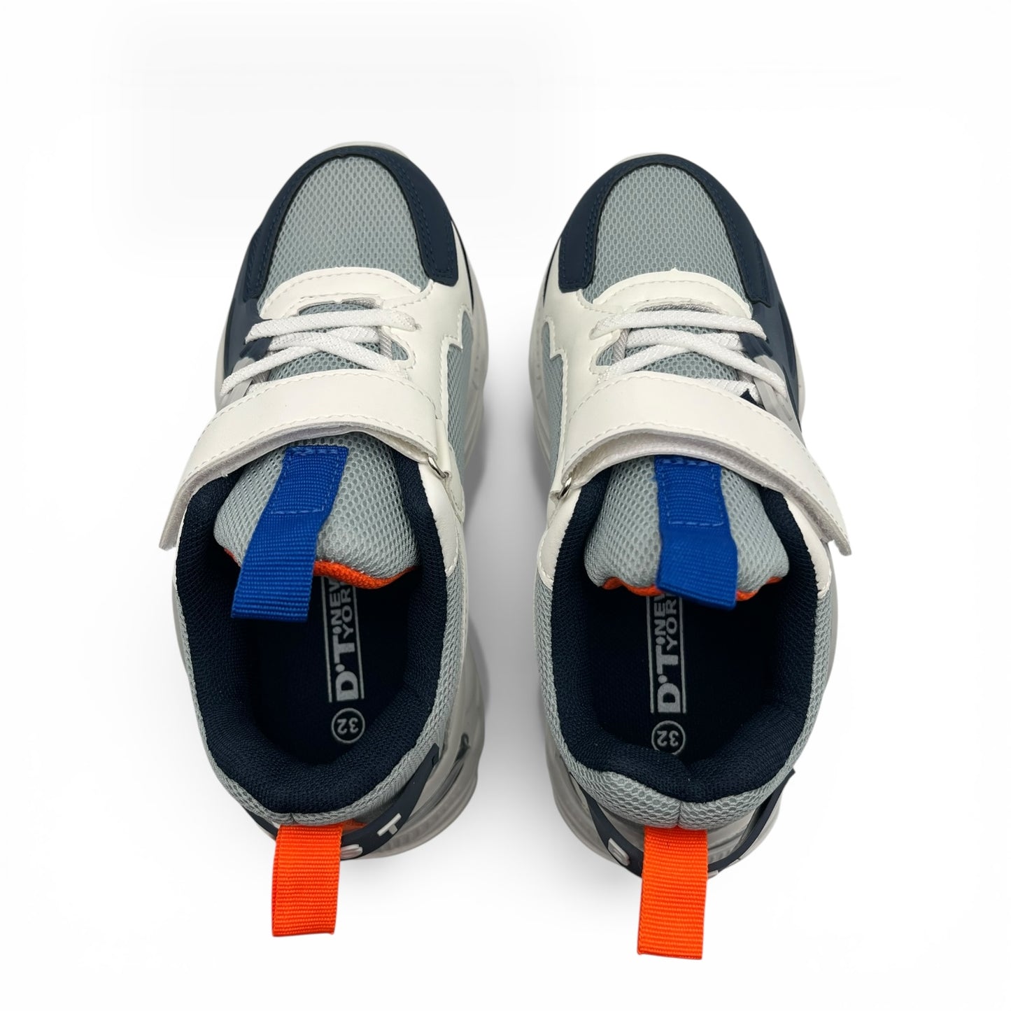 Baskets enfant gris et bleu marine avec scratch, LA CHAUSSURERIE, fond blanc, vue du dessus