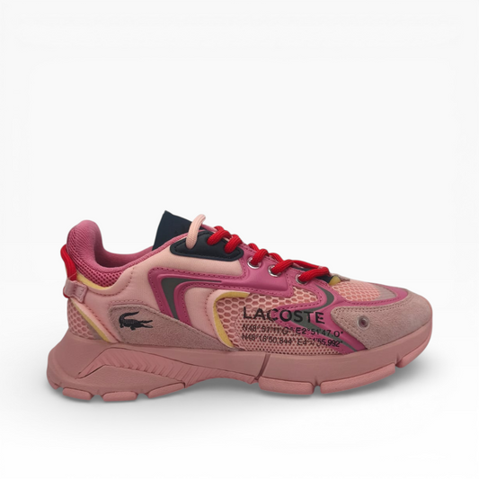Baskets Lacoste roses et rouges pour femme, design moderne, présentées par LA CHAUSSURERIE
