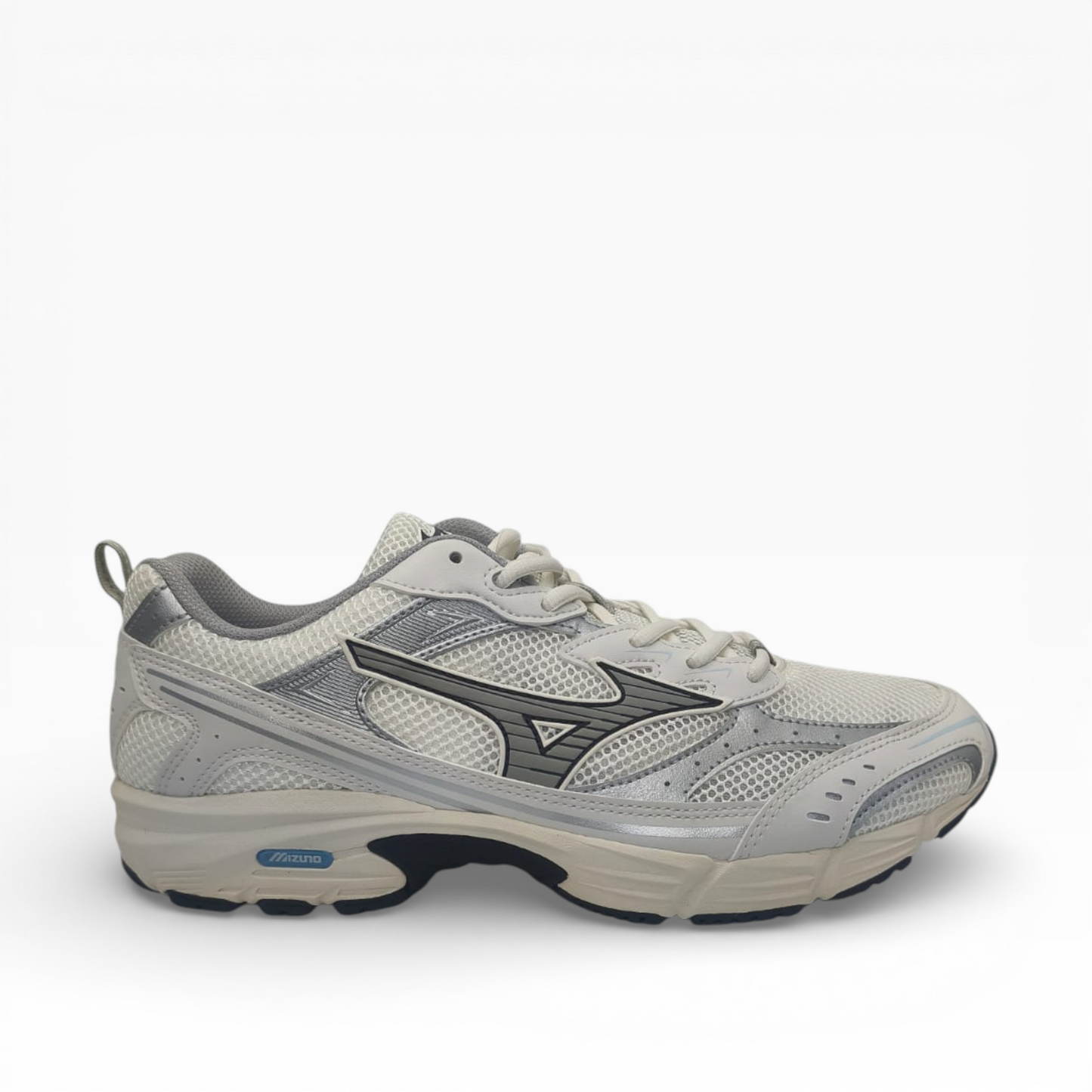 Baskets Mizuno blanches et grises en mesh, vue latérale, LA CHAUSSURERIE