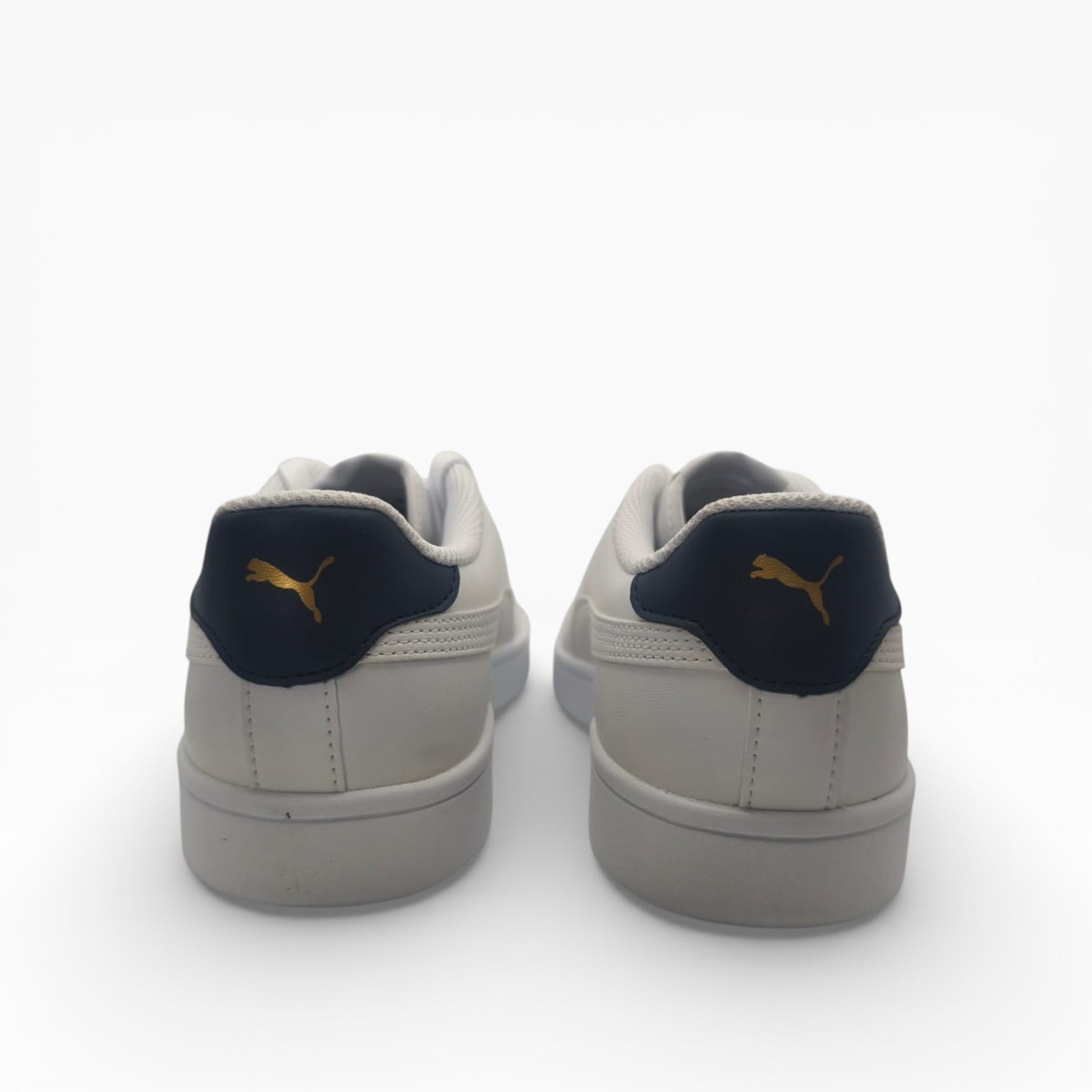 Baskets Puma blanches avec logo doré, vue arrière, LA CHAUSSURERIE
