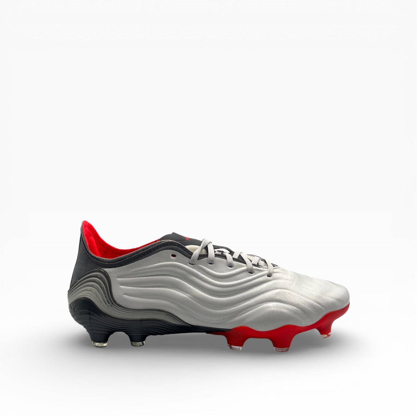 Chaussure de football Adidas Copa Sense.1 FG argent, crampons rouges et noirs, LA CHAUSSURERIE
