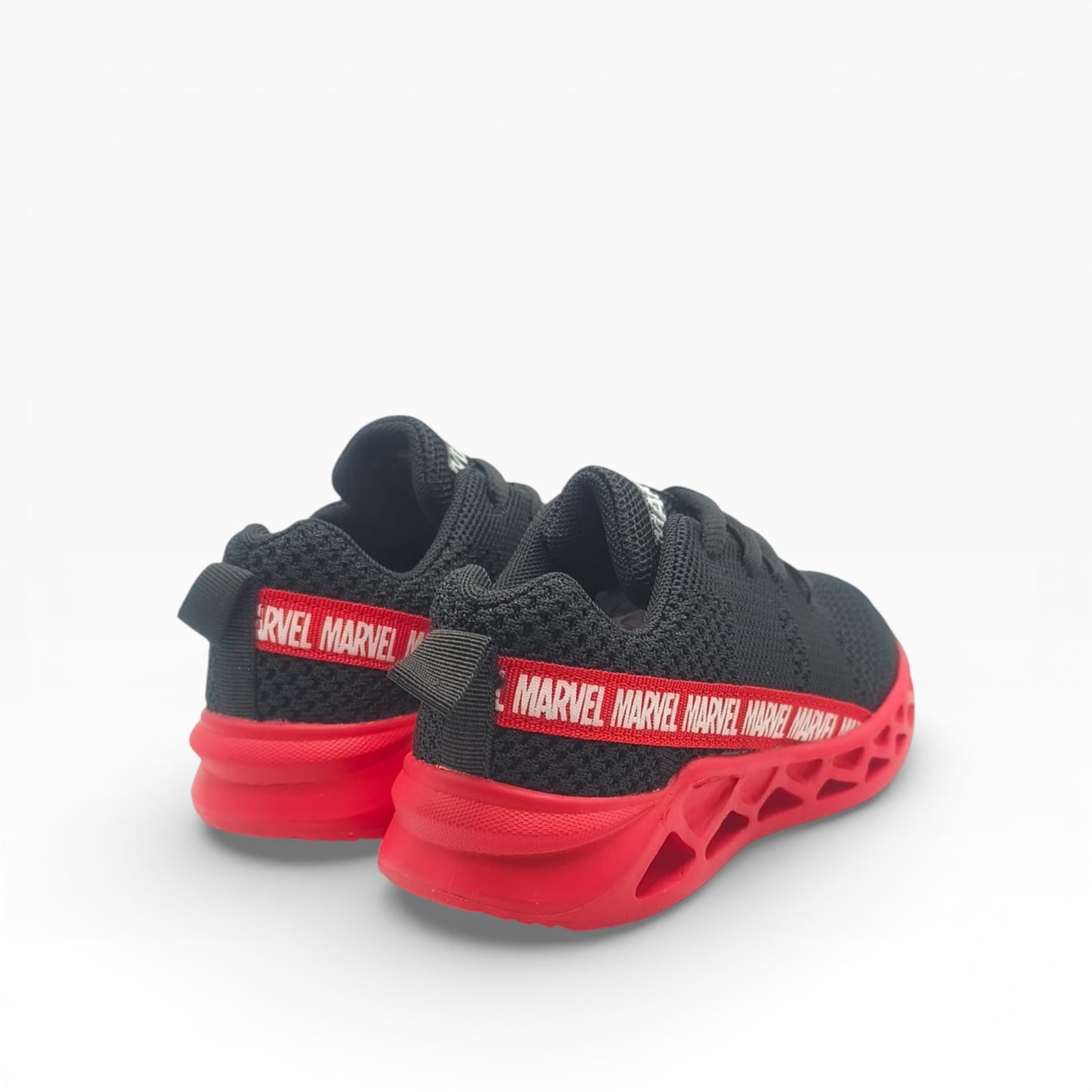 Baskets Marvel noires et rouges pour enfant avec logo, semelle rouge, LA CHAUSSURERIE