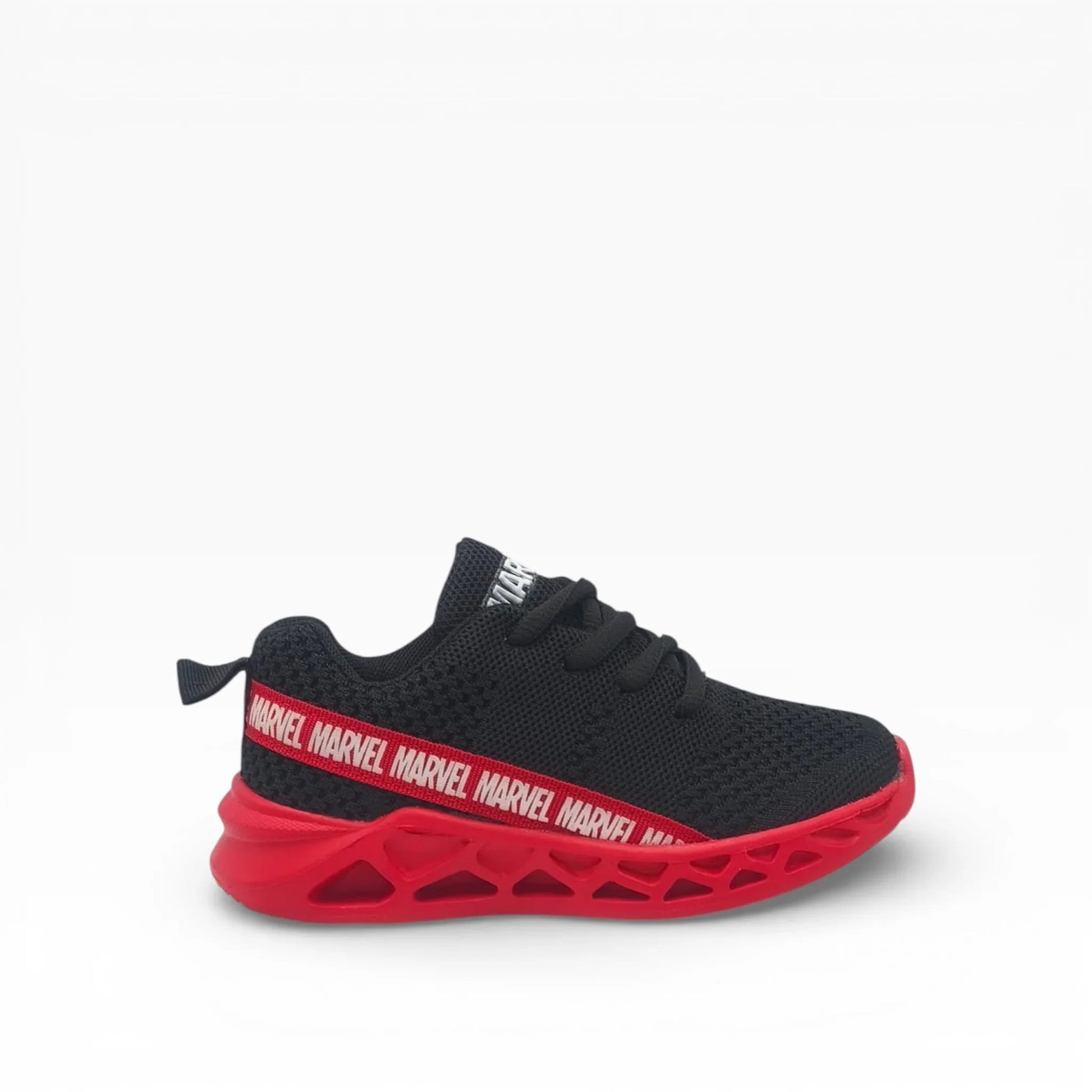 Basket enfant noir et rouge Marvel mesh respirant, semelle ajourée, LA CHAUSSURERIE