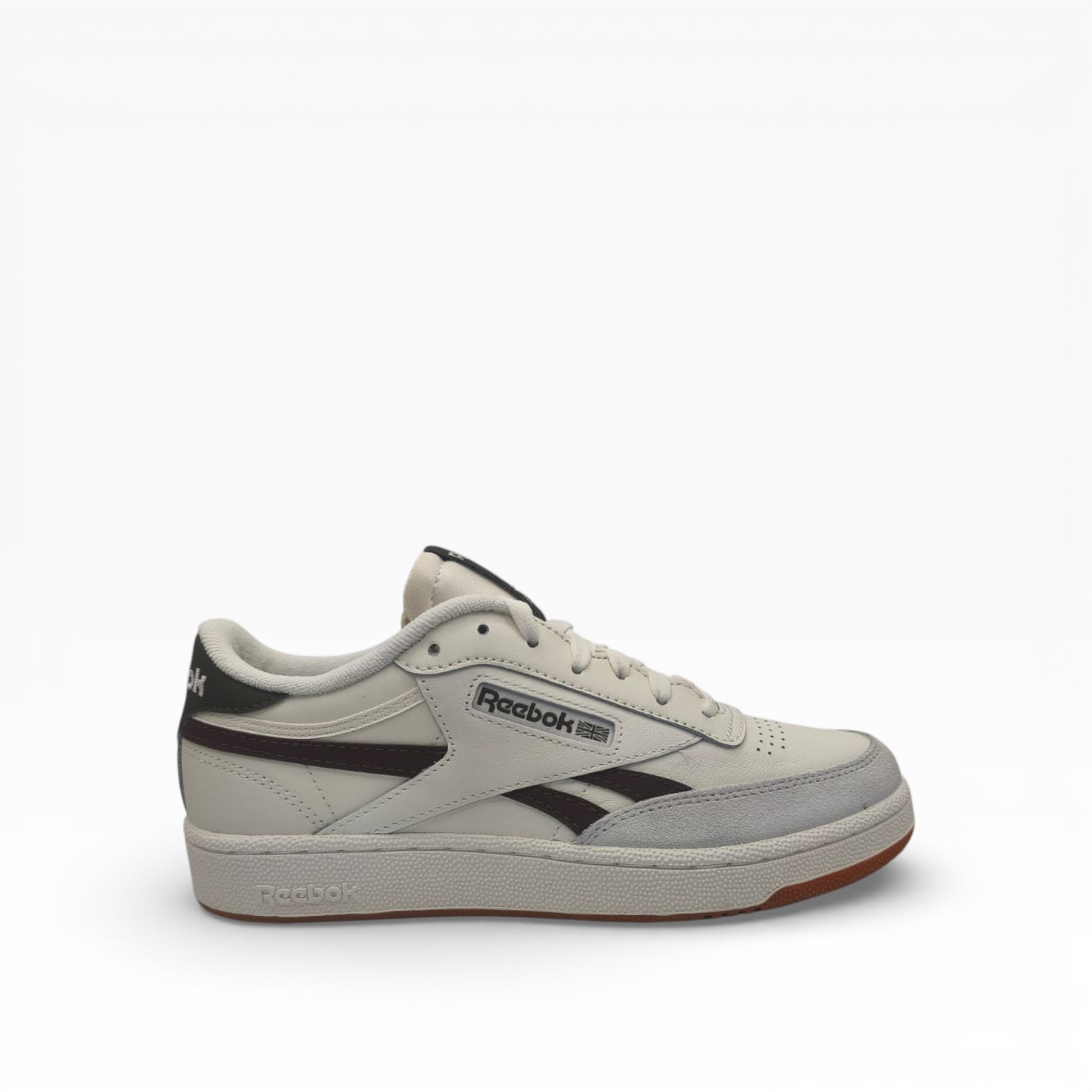 Sneaker Reebok Club C Revenge beige et noir sur fond blanc, LA CHAUSSURERIE