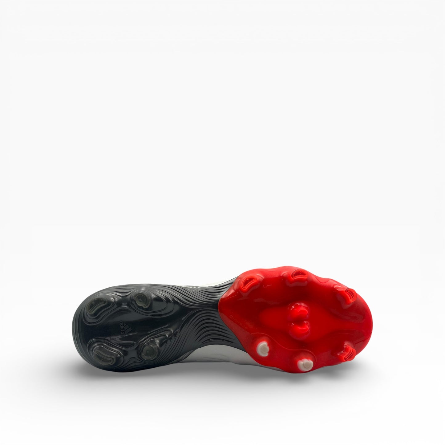 Semelle crampons Adidas Copa Sense 1 FG noire et rouge sur fond blanc, LA CHAUSSURERIE