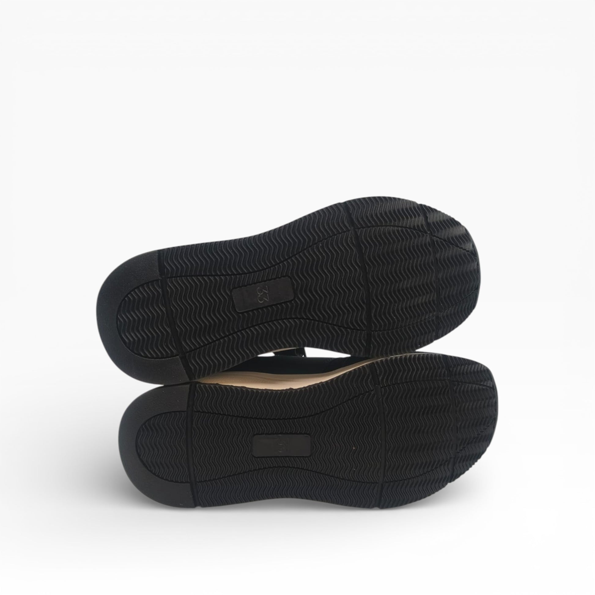 Semelles amortissantes noires pour chaussures enfant, vue dessous, LA CHAUSSURERIE